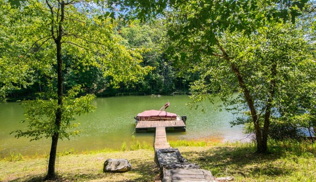 Lakefront Oasis in Mill Spring