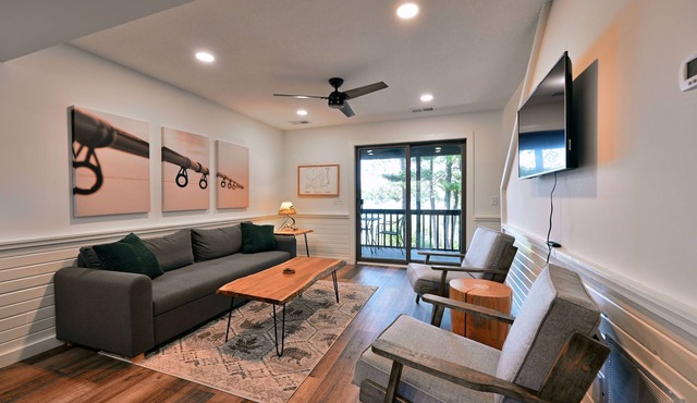 Lakeside Mudding Bear Condo: Beach, Sauna, Club Room, Private Balcony