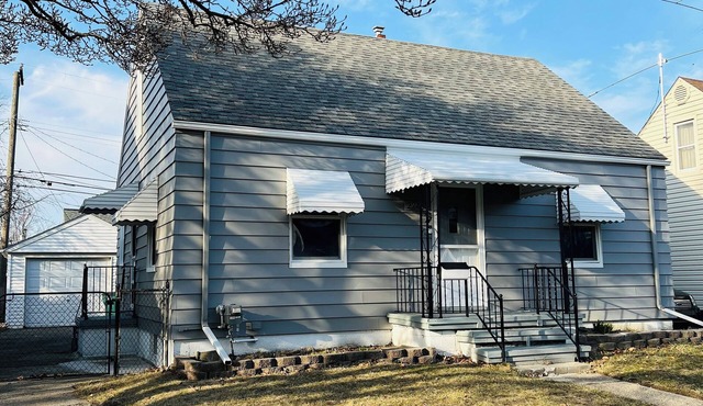 Large Yard Ferndale Home near Motor City Detroit. Pet-Friendly!