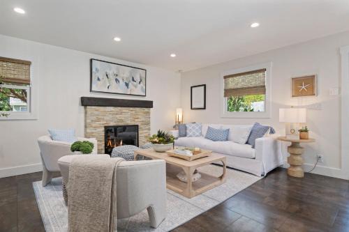 Las Brisas - Ocean Breezes on the Mesa!