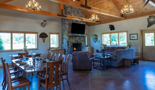 Liberty Lodge - modern, accessible & surrounded by nature