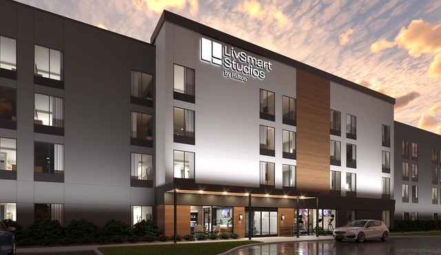 LivSmart Studios Hilton Pensacola I-10 North Davis Hwy