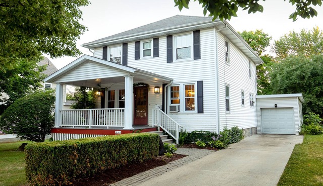 Located Right in Downtown Frankenmuth! WALK TO TOWN! Minutes to Birch Run!