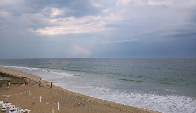 Location right on Misquamicut Beach!