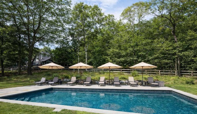 Lockwood Lodge - Pool, Deck & Views