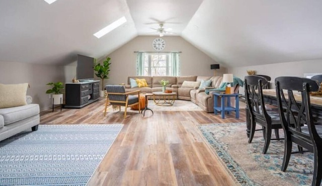 Loft Apartment in Downtown Whitehall