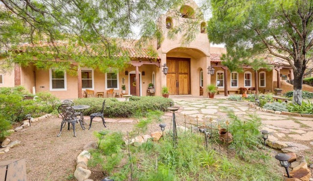 Los Cerrillos Hillside Hacienda on 65 Acres!