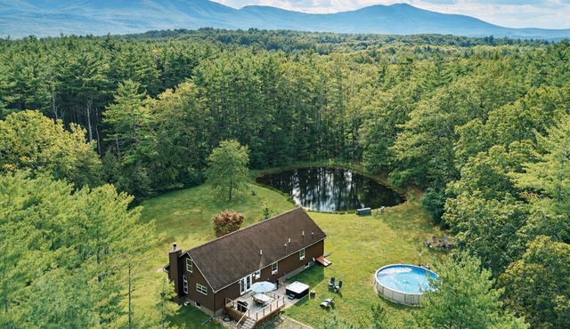 Luxe Catskills Mountain Cabin Private Pool Hot Tub, Fire Pit, Pond, Dog-friendly