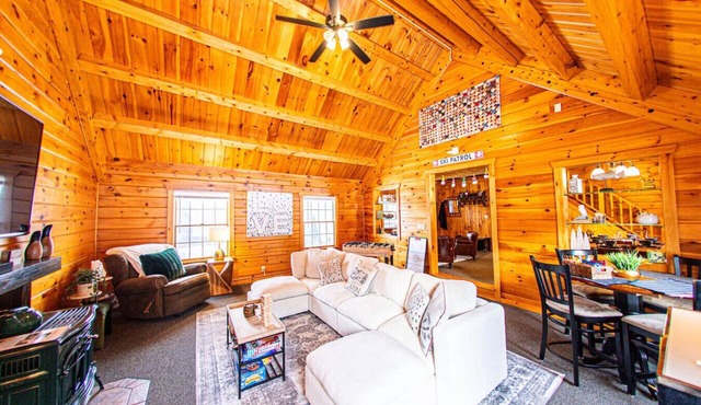Luxurious Mt Retreat Sauna Hot Tub Fire Pit & Park