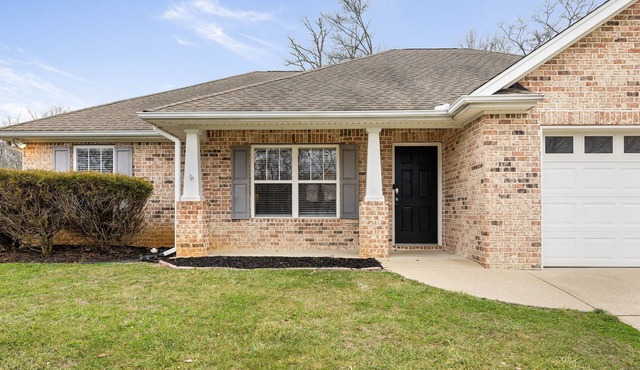 Luxurious Ranch Style Modern 3BR 2 Bath home!