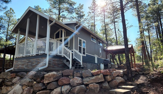 Luxurious Tiny Cottage-Relax-Hike-Fish-Eat! in Show Low