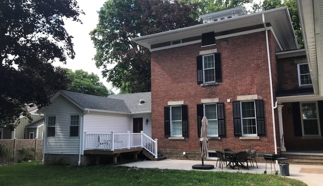 Luxury 1 bedroom apt in historic Penfield house w Private Garage - Apt #5