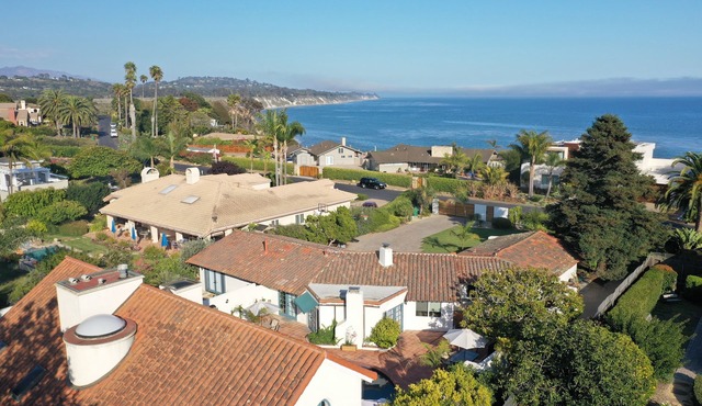 Luxury Beach Mediterranean Villa, Pool/Spa, 6 Bed/6 Bath, Private Beach Access