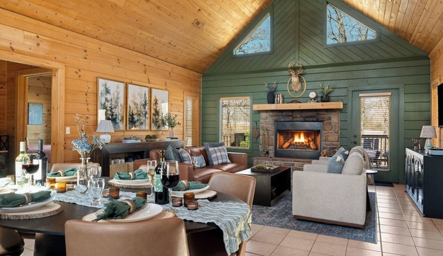 Luxury Cabin Vibes Walk to Thunder Ridge