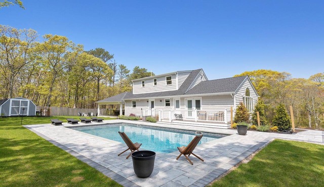Luxury Hampton Bays Retreat-Heated Pool Steam Room Private Gated Oasis
