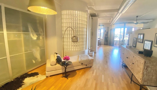 Luxury loft in the heart of iconic Old Town Scottsdale