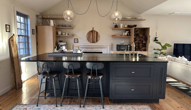 Luxury North Fork Saltbox, Near Greenport Village, Wine Country & Beaches