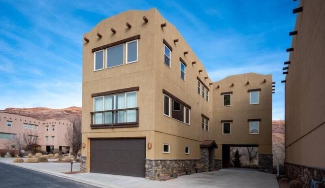 Luxury Vacation Home 4-BED M20 - 4 master suites and 4.5 bathrooms