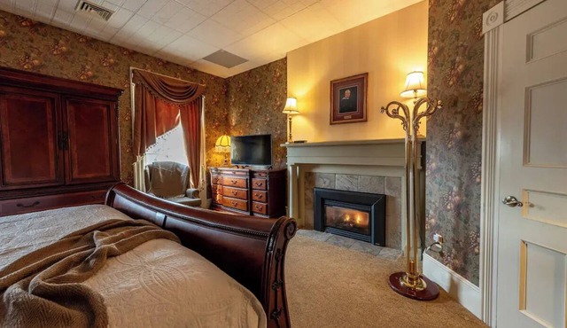 MacVittie Room - Big Tree Inn