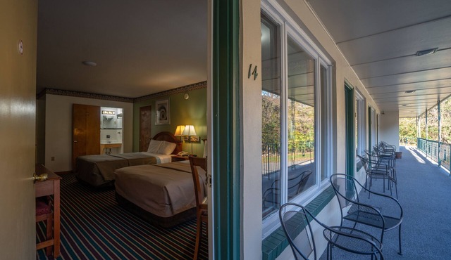 Mahoning Inn