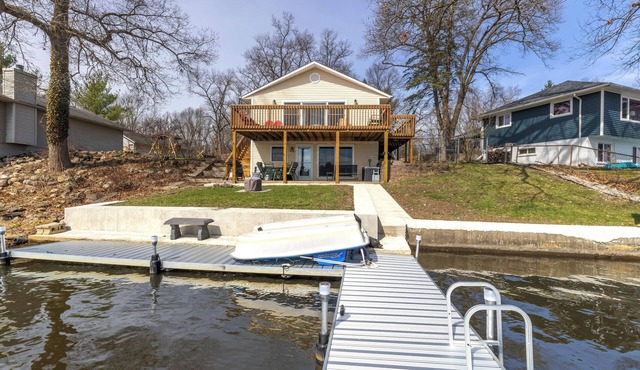 Maple Lake Cottage- pet friendly- boat dock