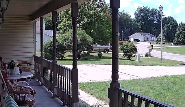 Meadowbrook in Quiet, Peaceful Setting in Adrian, private room