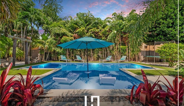 Mega 8BR House/Game Room/H. Pool/Picklebal & Golf