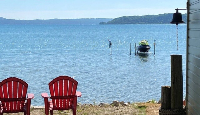 'Mich'-Again - Lakefront Luxury with Kayaks and Dock!