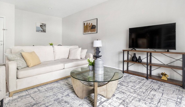 Modern Apartment in Prime Location (ID4123X24)