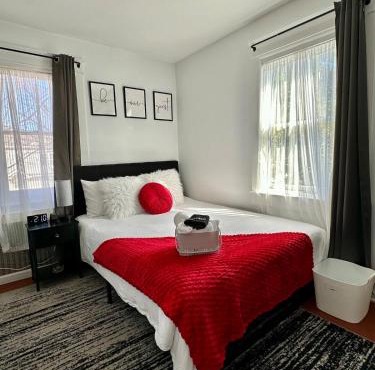 Modern Chic CoCo Chanel Inspired * Biz Friendly * Close To All