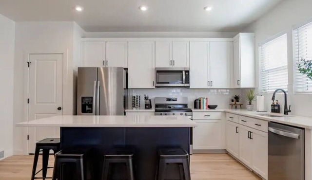 Modern Eagle Mountain Townhome in Eagle Mountain