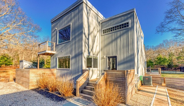 Modern East Hampton w/Private Pool and Tennis