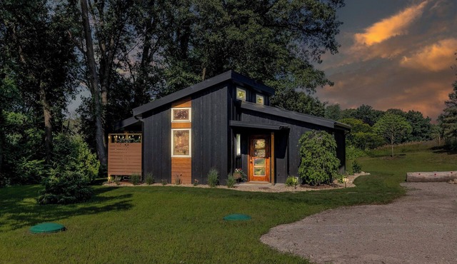 Modern Guest House in Amish Country