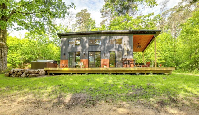 Modern Hersey Tiny Home w/Private Hot Tub!