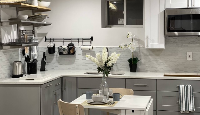Modern long island guest suite
