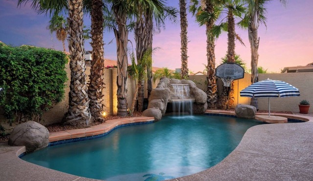 Modern Oasis, Heated Pool & Spa