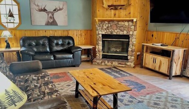 Moose Lodge with AuTrain Lk and beach access