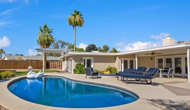 Mountain Serenity-Pool-Putting Green-Pizza Oven