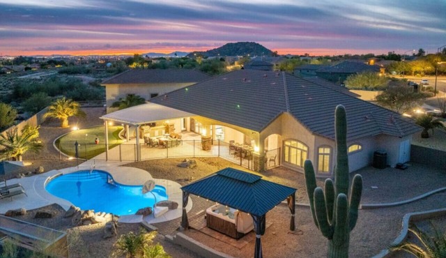 Mountainside Desert Retreat