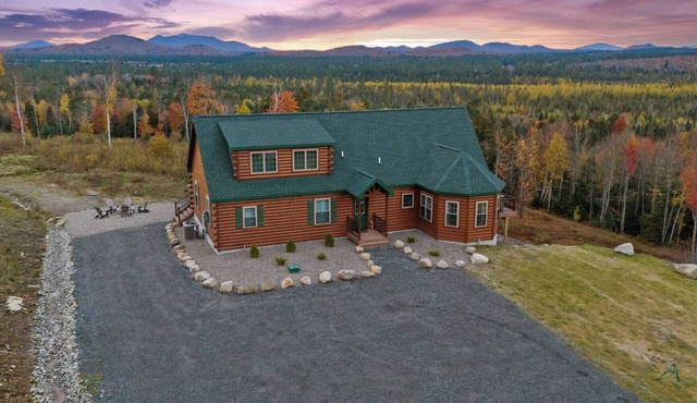MtnView+Hottub+Lg Outdoor Area