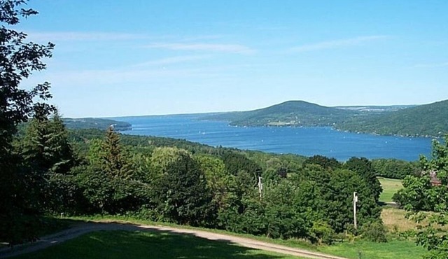 Naples, NY - Finger Lakes/Hemingway Log Cabin