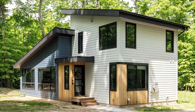 New Build Modern Cabin in Glen Arbor close to downtown Glen Arbor and Empire