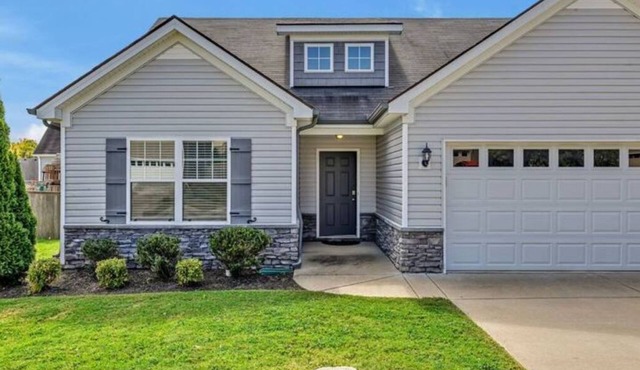 New! Cozy Spacious 3BR Spring Hill Home!