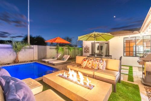 NEW Desert Bloom with Pool Spa & Game Room