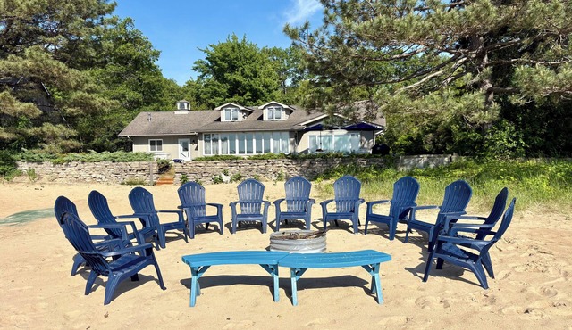 NEW - Private Lakefront Home w/AC - 2 miles from Downtown Caseville