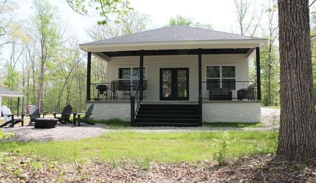 Newly built Chalet on State Park Golf Course 5 min from Pickwick Lake!