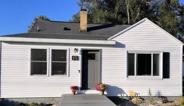 Newly Renovated 2 BR Home (8 min from ND Stadium)