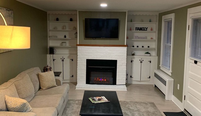Newly renovated home - cozy 2 bedroom