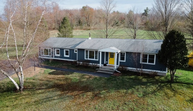 Newly Renovated "Yellow Door Ranch" on 7 acres sleeps 10
