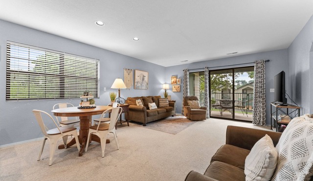 No-Stairs Golf Condo | Steps to Strip + Pool